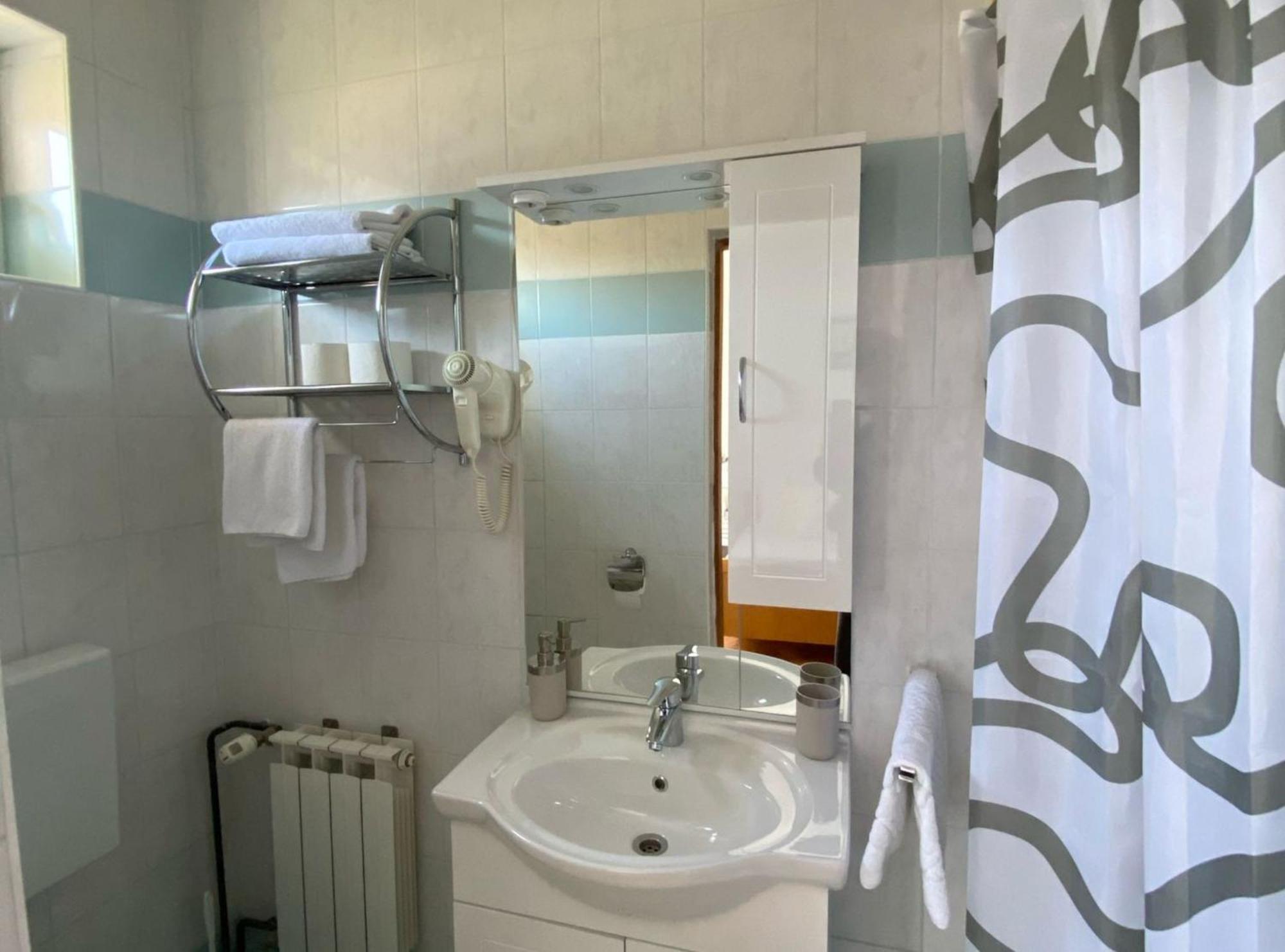 Hotel M&N Zafran à Grabovac  Extérieur photo