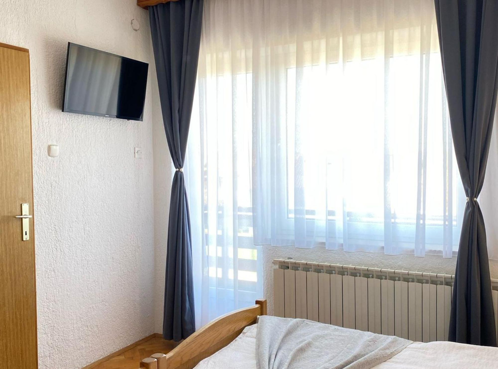 Hotel M&N Zafran à Grabovac  Extérieur photo