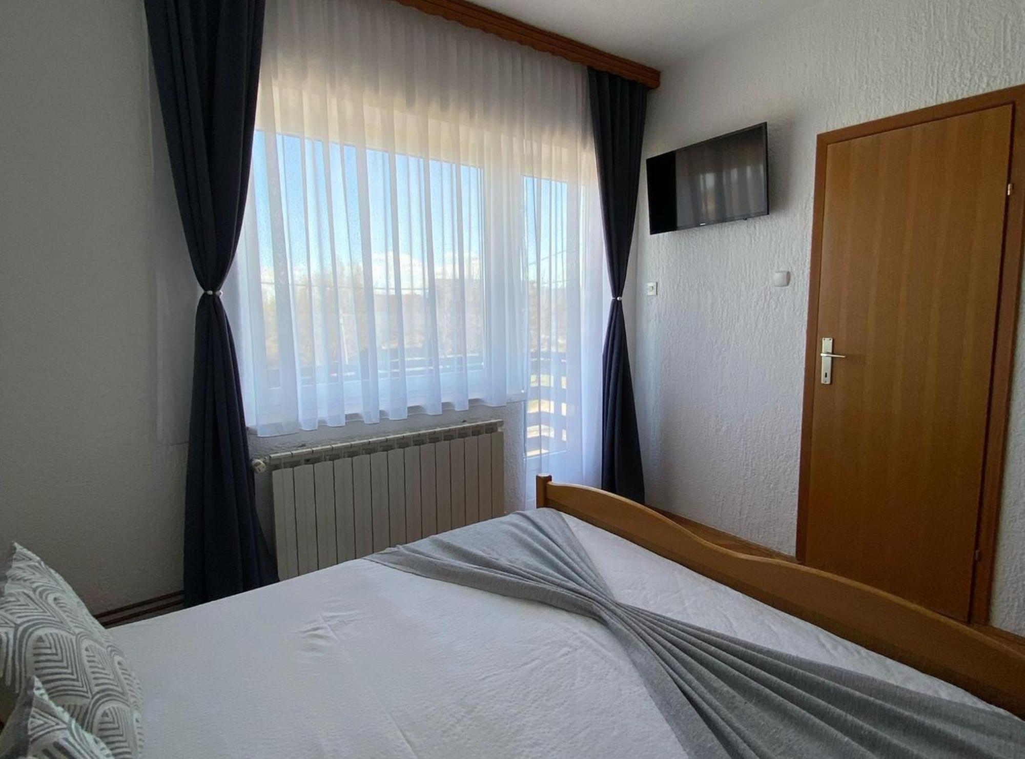 Hotel M&N Zafran à Grabovac  Extérieur photo